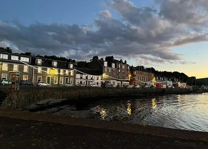 Beautiful Upper Apartment/Stunning Sea Views, Isle Of Bute