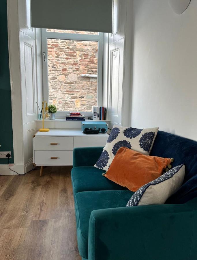 Beautiful Upper Apartment/stunning Sea Views, Isle Of Bute