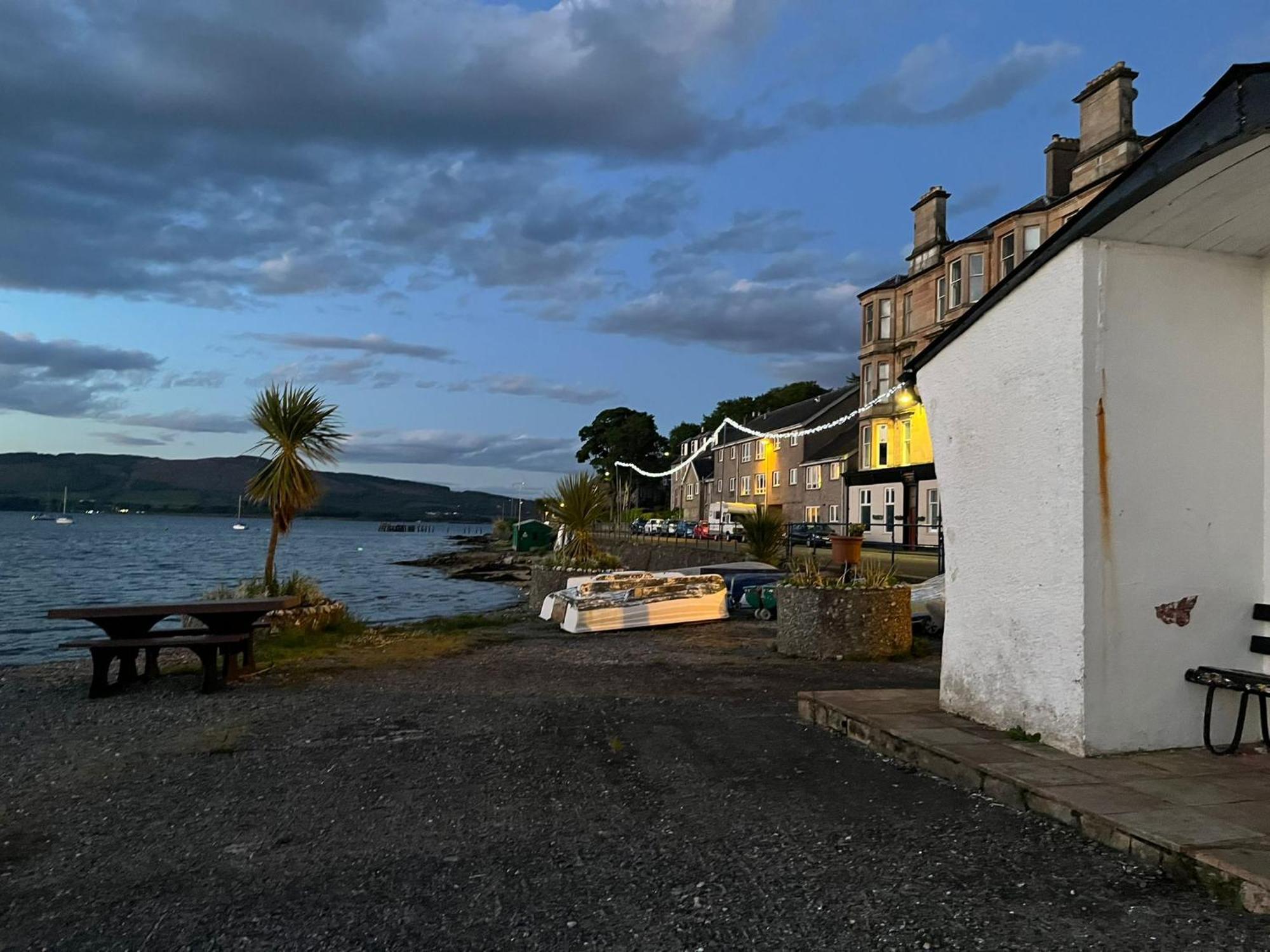 Beautiful Upper Apartment/stunning Sea Views, Isle Of Bute *